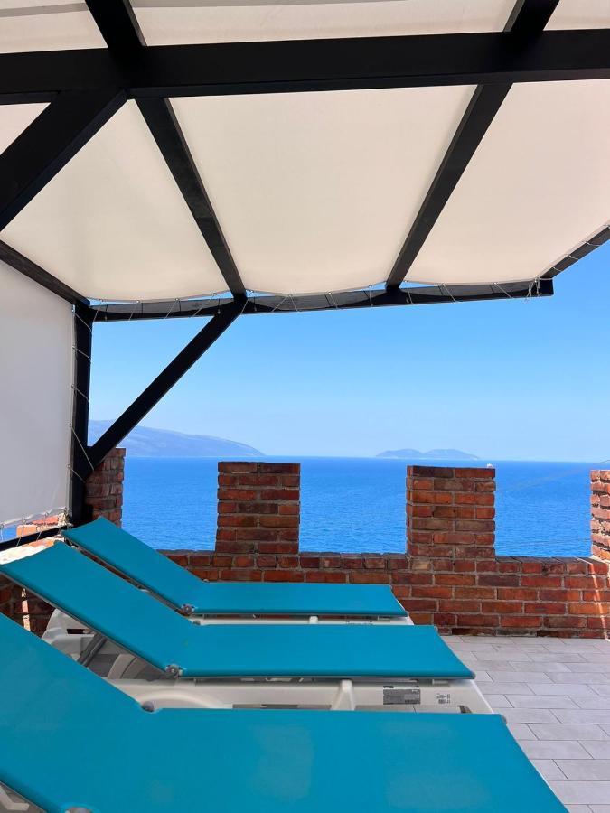 Vila Rexhepaj Vlorë エクステリア 写真