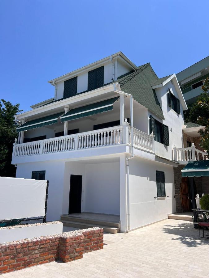 Vila Rexhepaj Vlorë エクステリア 写真