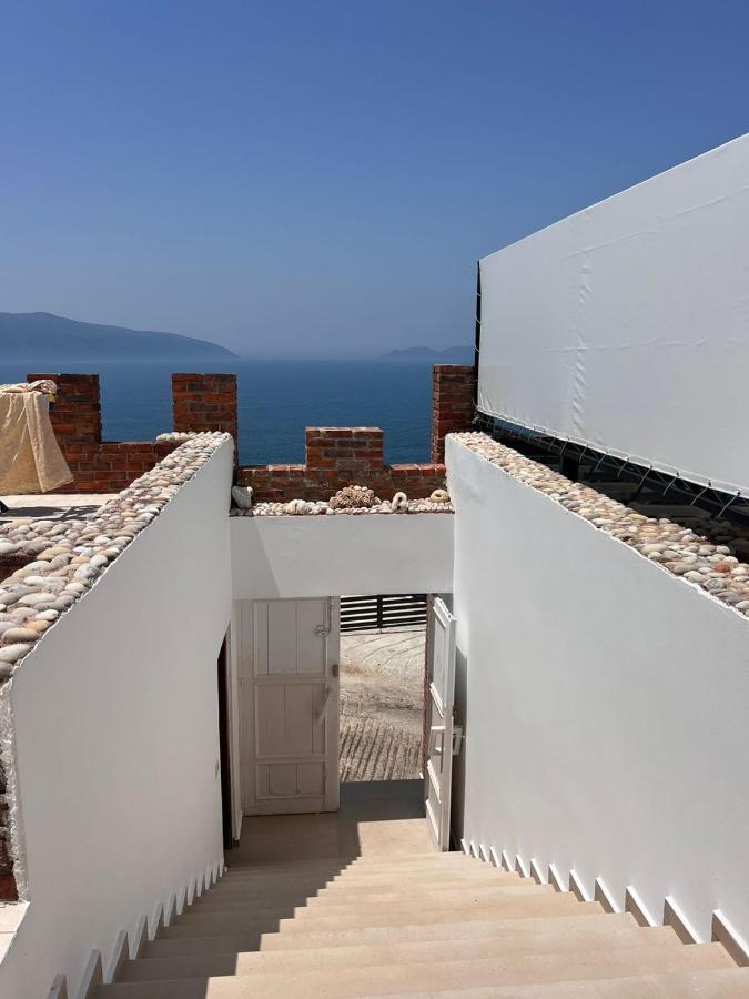 Vila Rexhepaj Vlorë エクステリア 写真