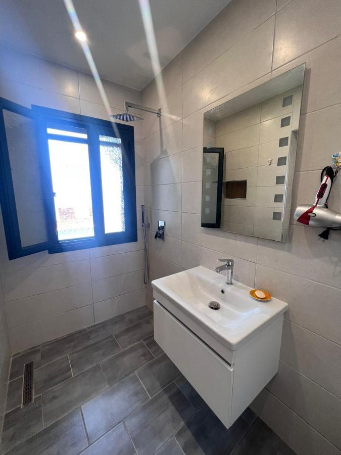 Vila Rexhepaj Vlorë エクステリア 写真